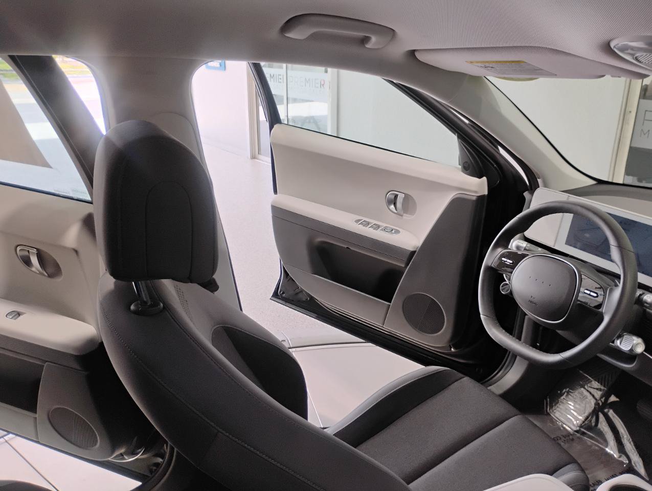 Used 2024 Hyundai Ioniq 5 SEL RWD image 86