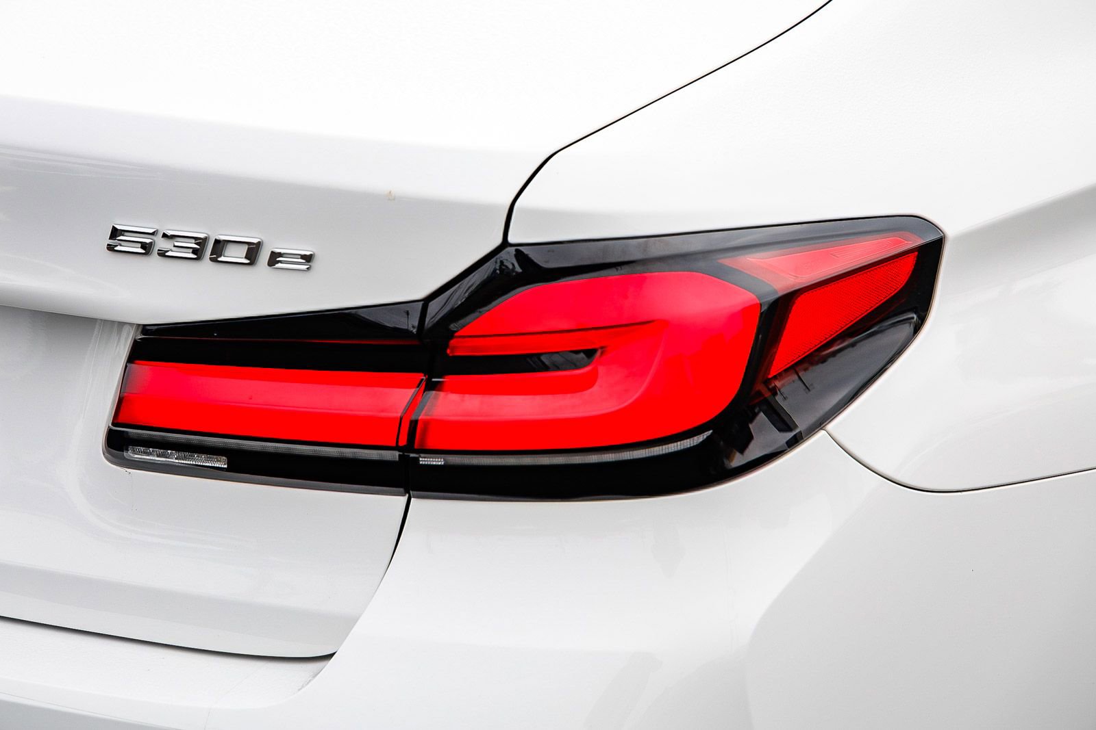 Used 2021 BMW 530e w/ Parking Assistance Package image 8