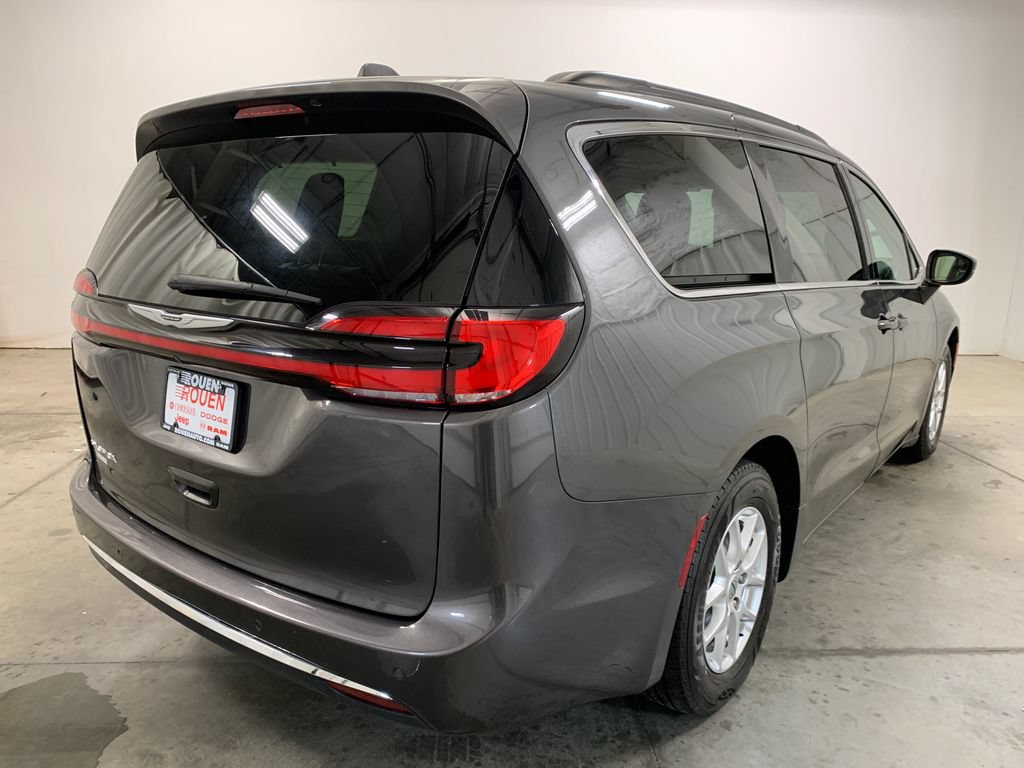 Used 2022 Chrysler Pacifica Touring-L FWD image 27