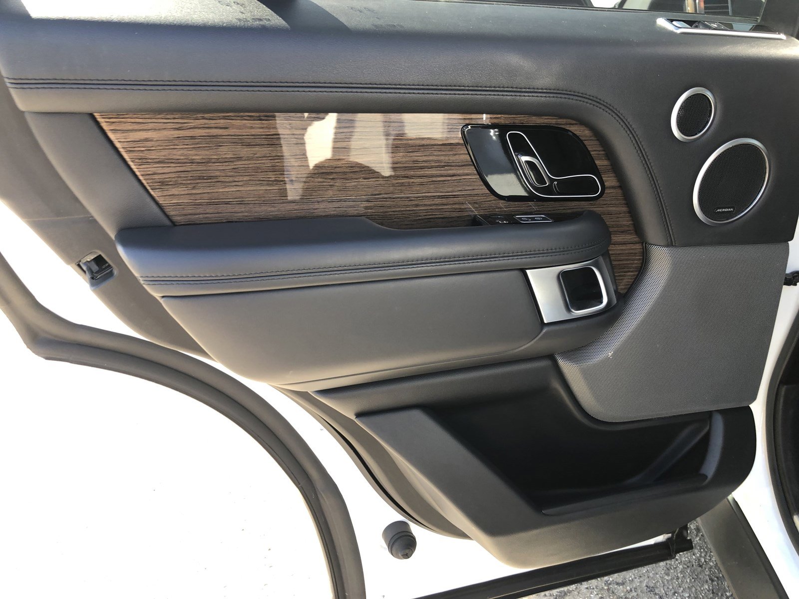 Used 2018 Land Rover Range Rover HSE image 12