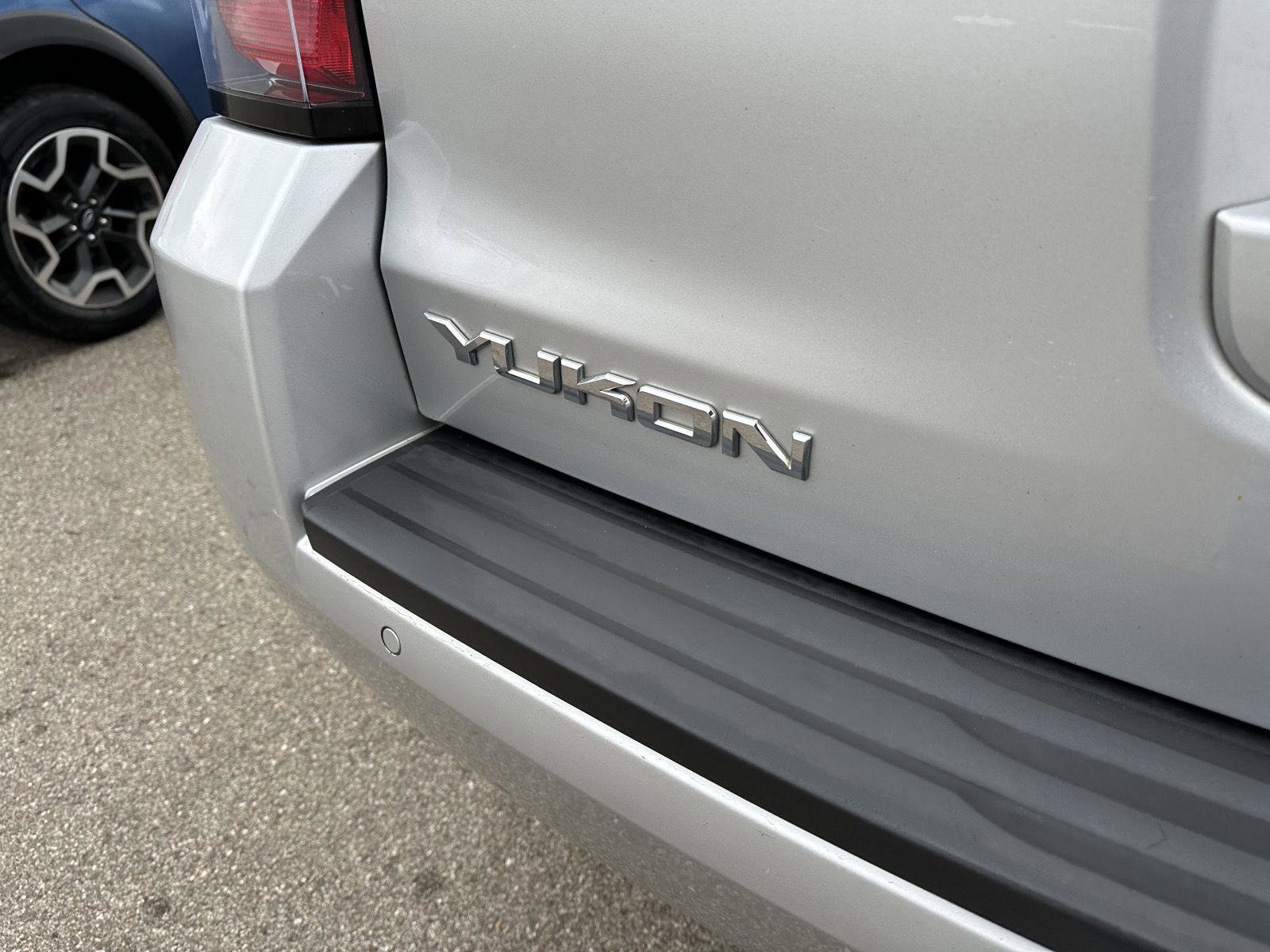 Used 2020 GMC Yukon SLE w/ SLE Value Package image 9