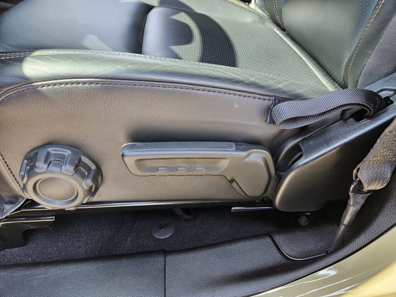 Used 2025 Jeep Wrangler Willys AWD/4WD image 9