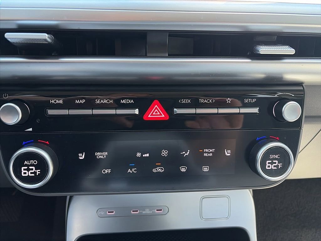 Used 2026 Hyundai Ioniq 9 SE AWD/4WD image 8