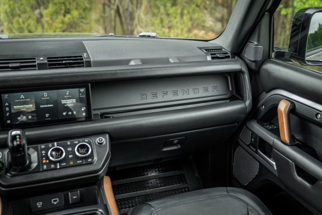 Used 2021 Land Rover Defender 110 X AWD/4WD image 34