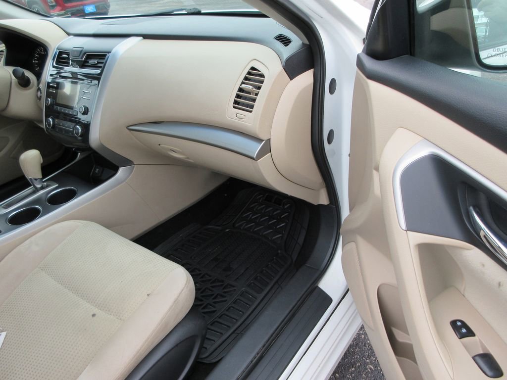 Used 2015 Nissan Altima 2.5 S w/ Power Driver Seat Package image 18