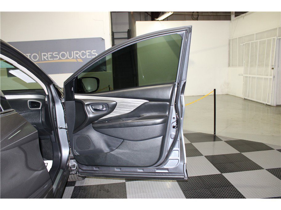 Used 2018 Nissan Murano Platinum w/ Cargo Package image 26