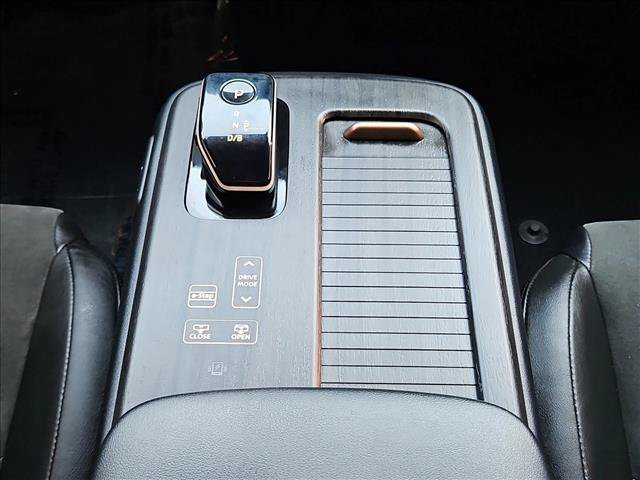 Used 2024 Nissan Ariya AWD image 12
