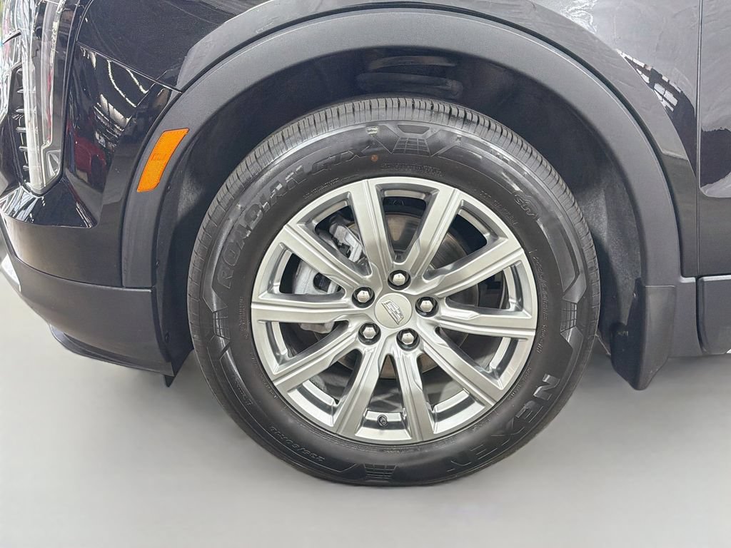Used 2023 Cadillac XT4 Premium Luxury w/ Technology Package AWD/4WD image 32