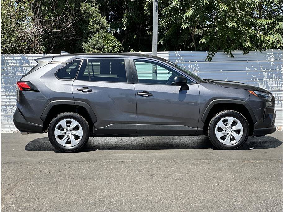 Used 2024 Toyota RAV4 LE AWD/4WD image 9