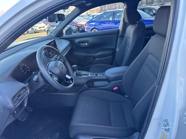Used 2025 Honda HR-V Sport image 3