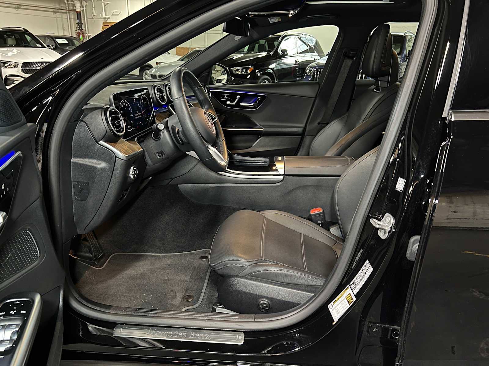 Used 2025 Mercedes-Benz C 300 4MATIC Sedan image 23