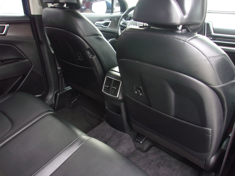 Used 2023 Kia Sportage EX AWD/4WD image 14