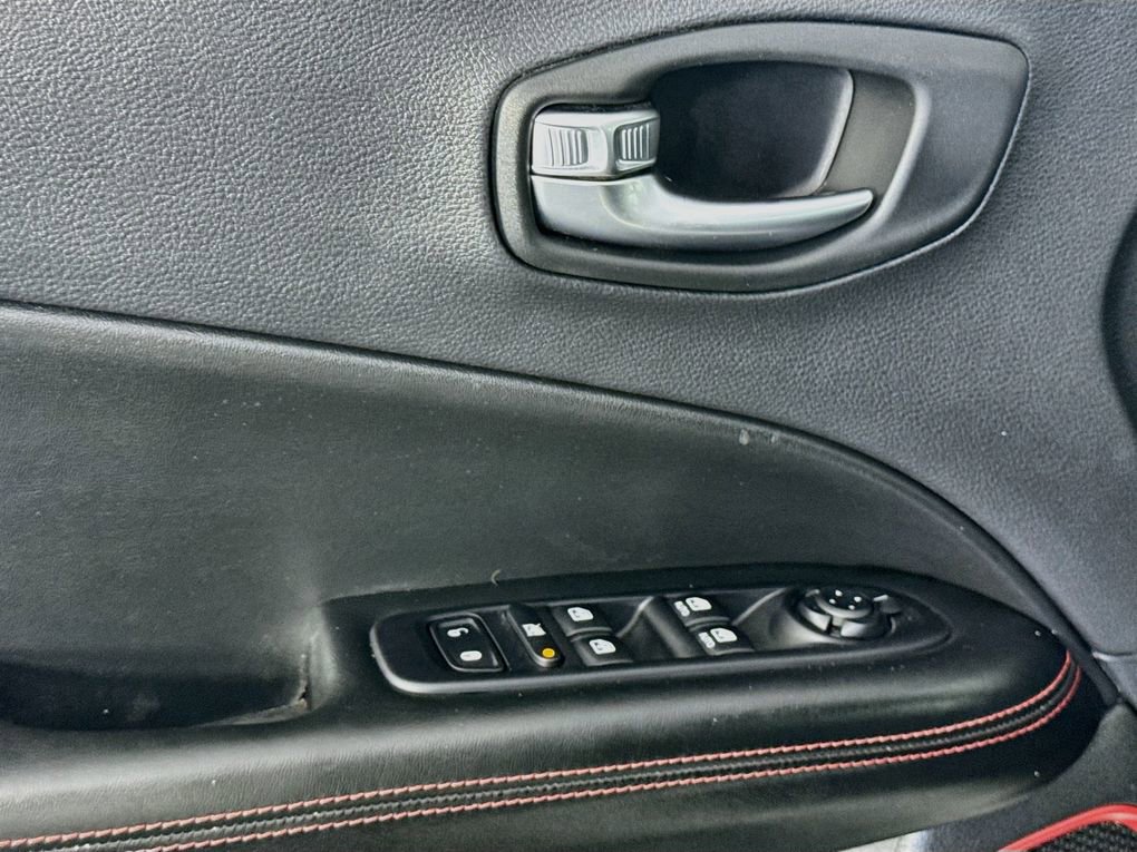 Used 2020 Jeep Compass Trailhawk AWD/4WD image 22