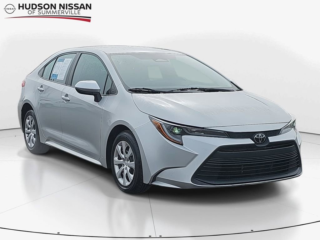 Used 2024 Toyota Corolla LE image 1