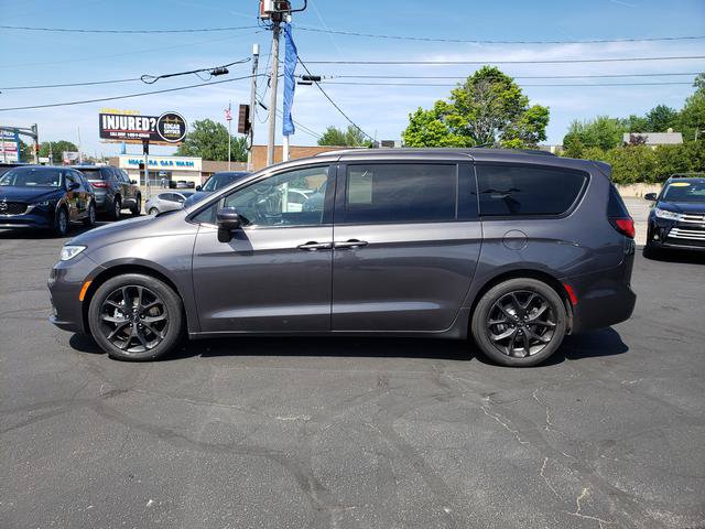 Used 2021 Chrysler Pacifica Touring-L w/ S Appearance Package FWD image 4
