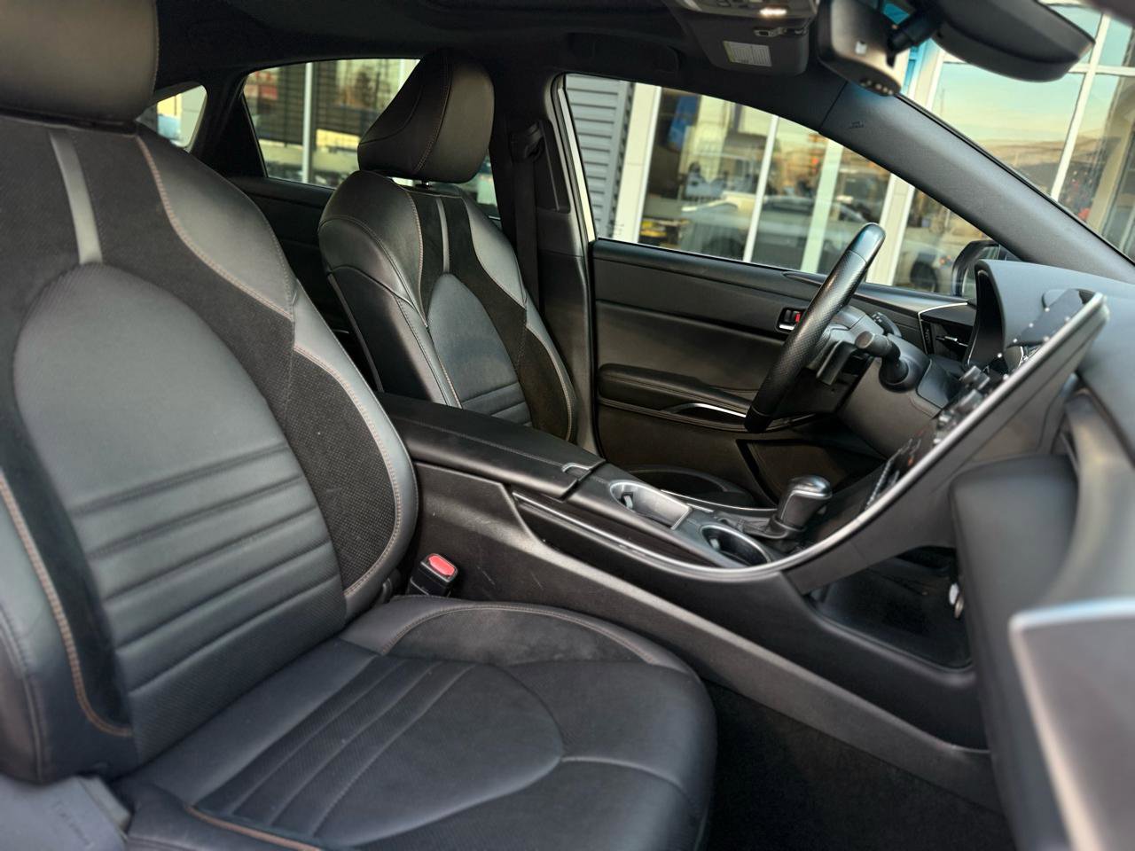 Used 2021 Toyota Avalon XSE FWD image 14