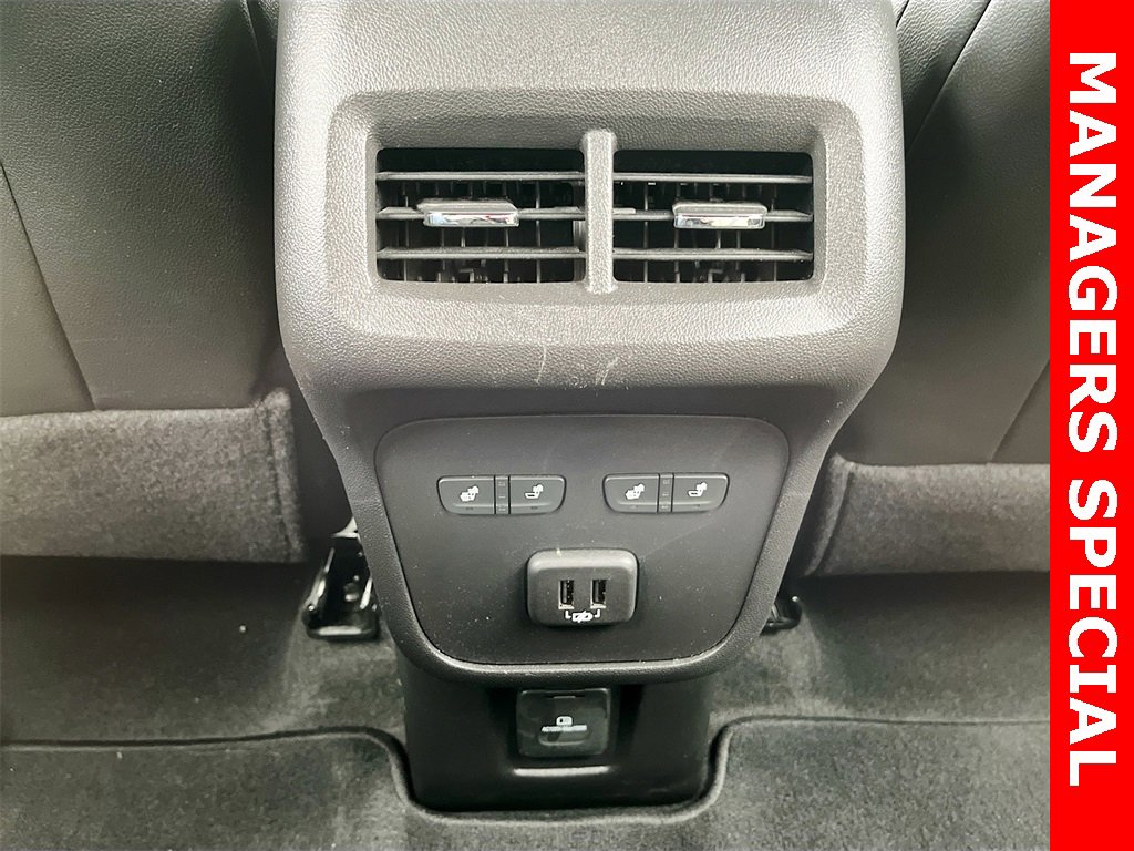 Used 2024 Chevrolet Equinox Premier image 27