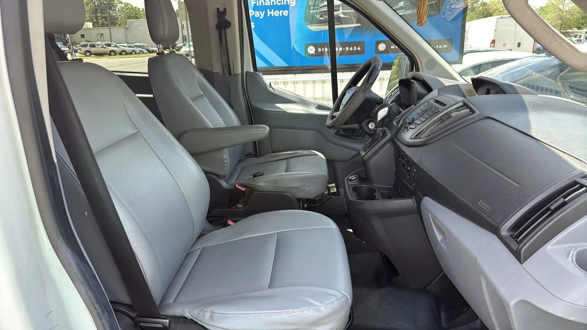 Used 2017 Ford Transit 150 XL RWD image 19