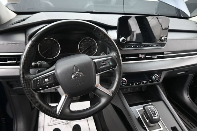 Used 2024 Mitsubishi Outlander FWD image 28