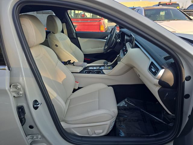 Used 2026 Genesis G70 2.5T image 24
