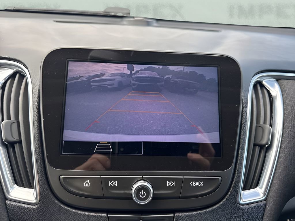 Used 2021 Chevrolet Malibu LT FWD image 18