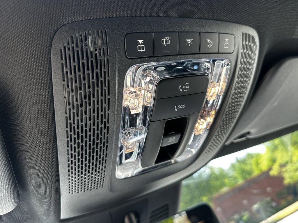 Used 2025 Mercedes-Benz GLB 250 image 34