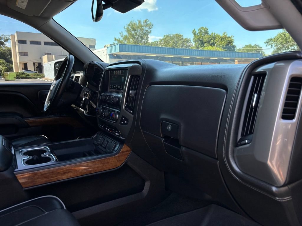 Used 2017 Chevrolet Silverado 1500 High Country AWD/4WD image 34