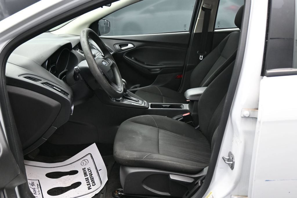 Used 2018 Ford Focus SE FWD image 9