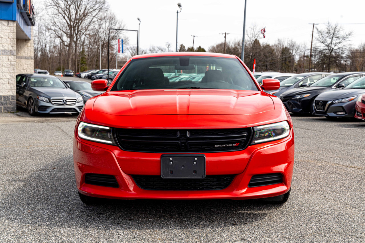 Used 2022 Dodge Charger SXT image 2