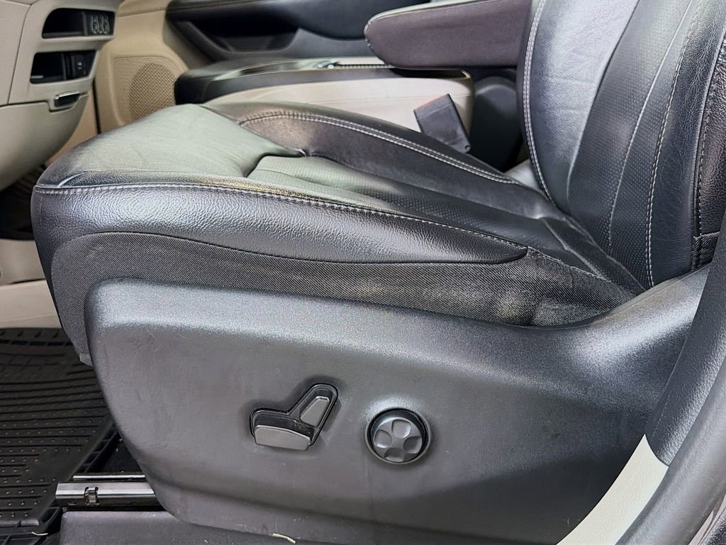 Used 2022 Chrysler Pacifica Touring-L image 20