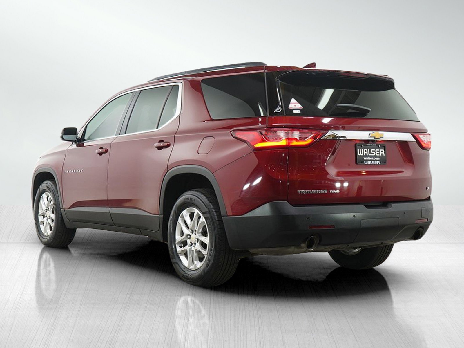 Used 2020 Chevrolet Traverse LT w/ Driver Confidence II Package image 3