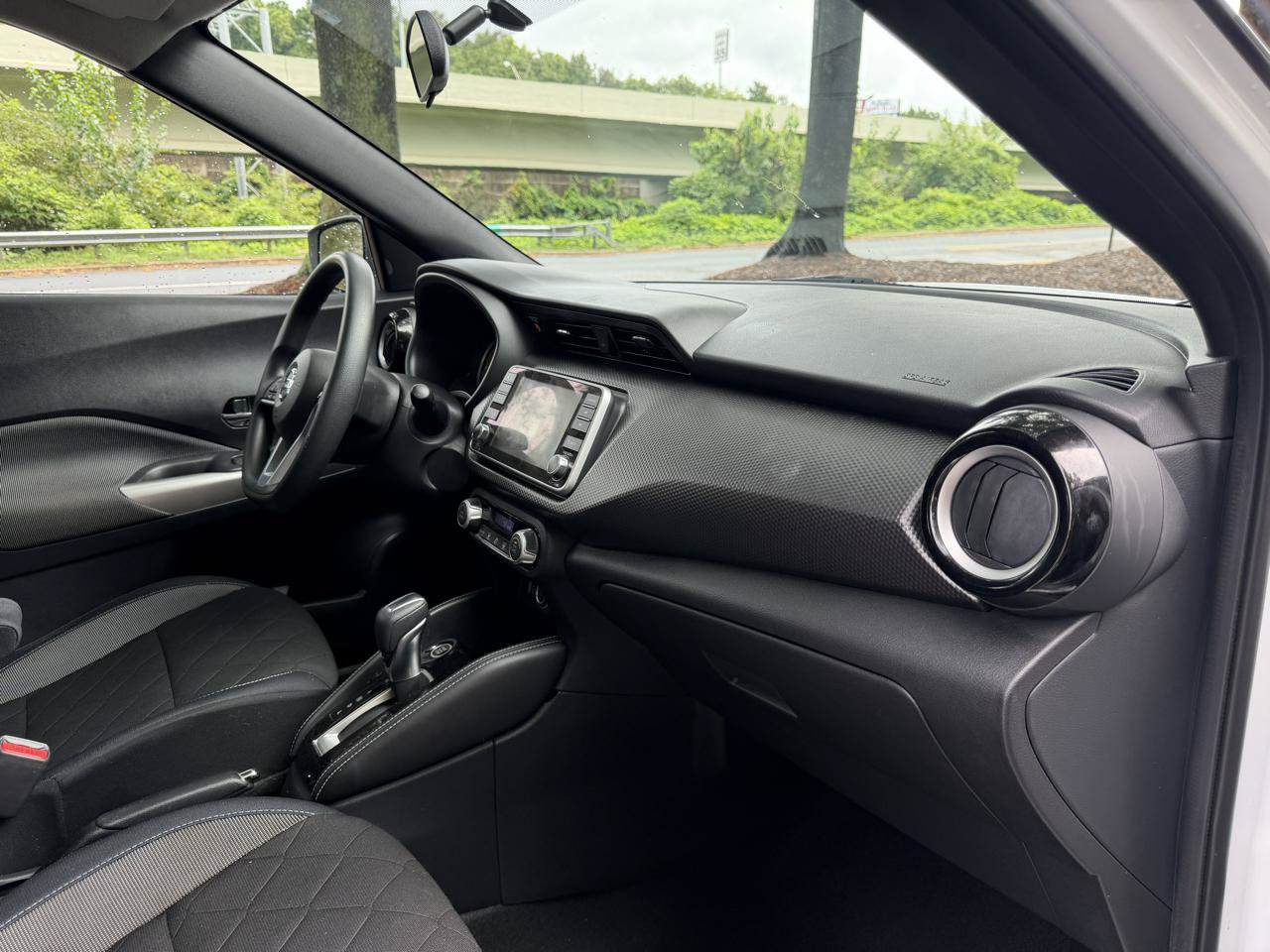 Used 2019 Nissan Kicks SV FWD image 17