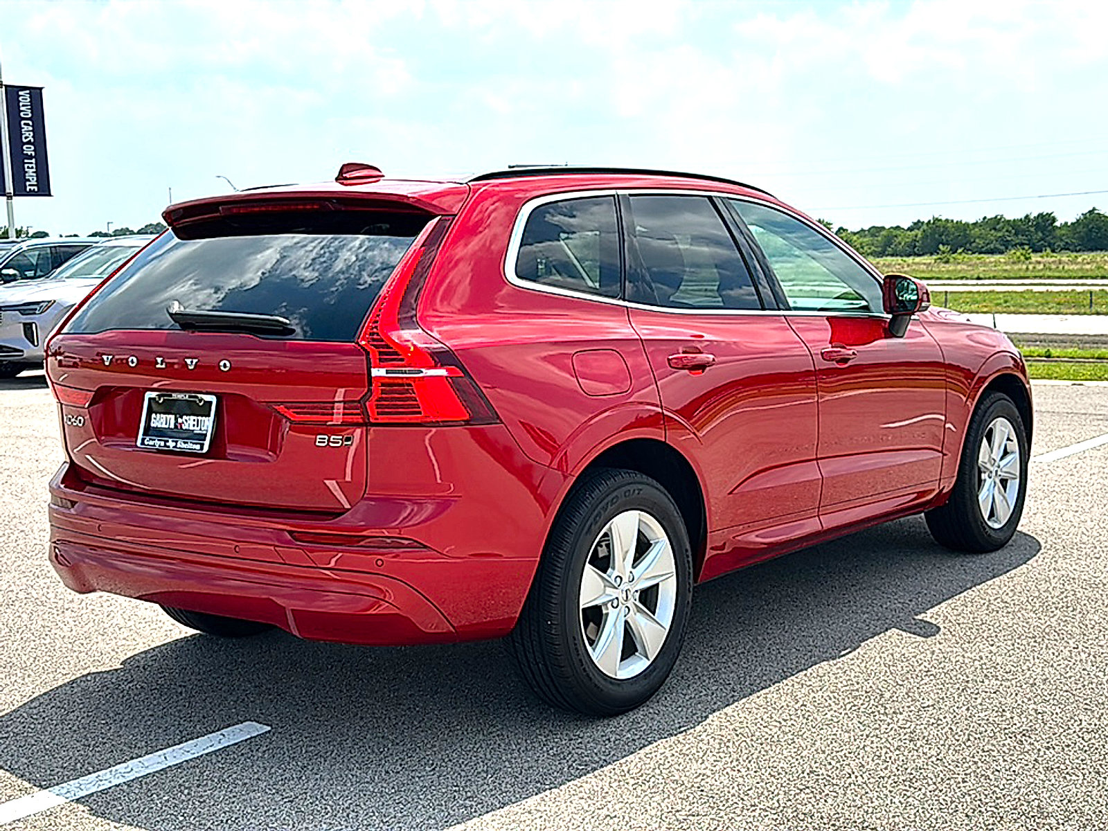 Used 2022 Volvo XC60 B5 Momentum AWD/4WD image 8