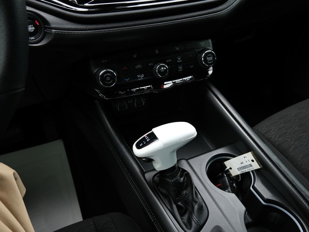 Used 2022 Dodge Durango GT w/ Blacktop Package AWD/4WD image 23