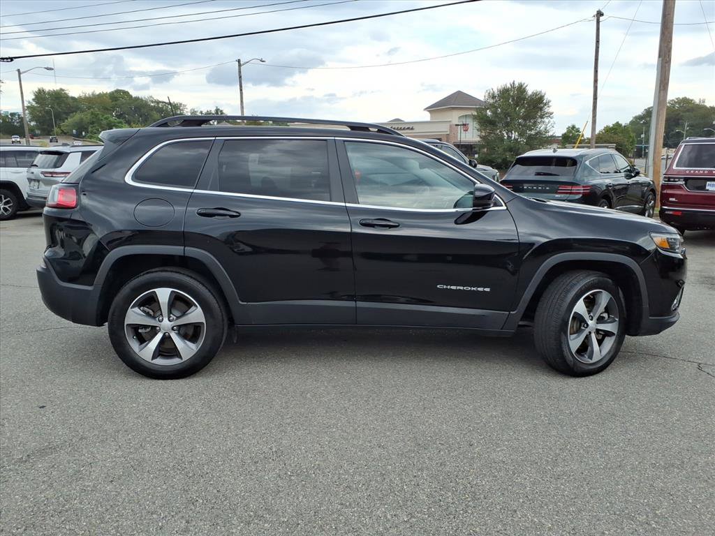 Used 2022 Jeep Cherokee Limited AWD/4WD image 3