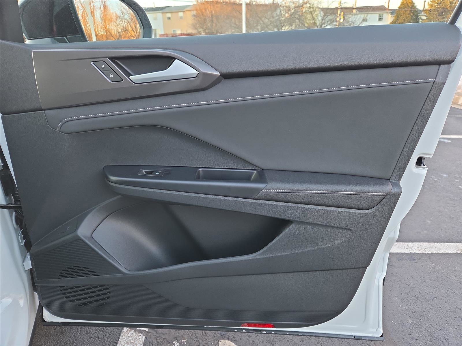 New 2026 Volkswagen Taos SE image 26