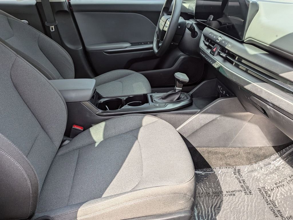 Used 2025 Kia K4 LXS image 30