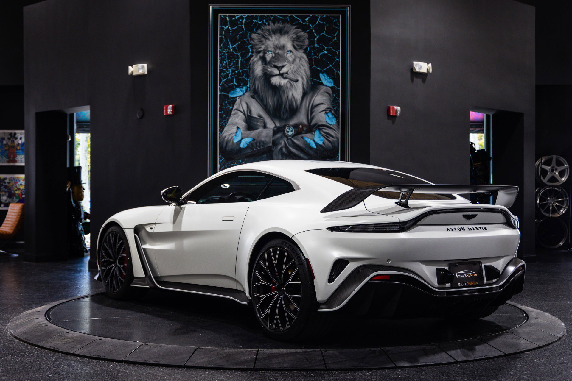 Used 2023 Aston Martin V12 Vantage image 6