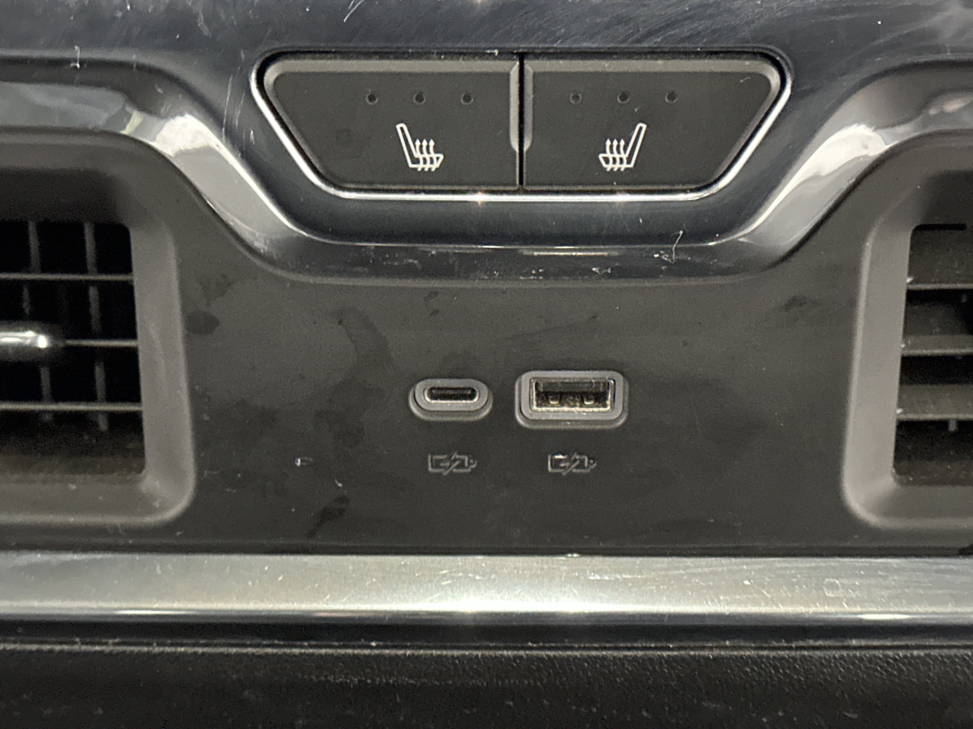 Used 2024 Chevrolet Silverado 2500 High Country w/ Technology Package image 28