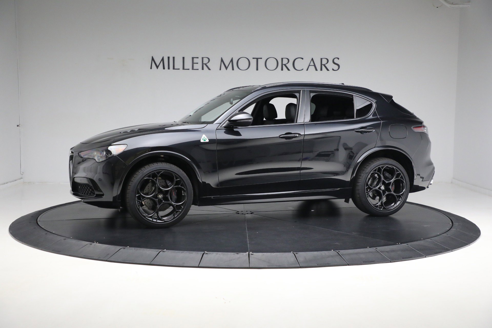 New 2024 Alfa Romeo Stelvio Quadrifoglio w/ Active Assist Plus Package AWD/4WD image 6