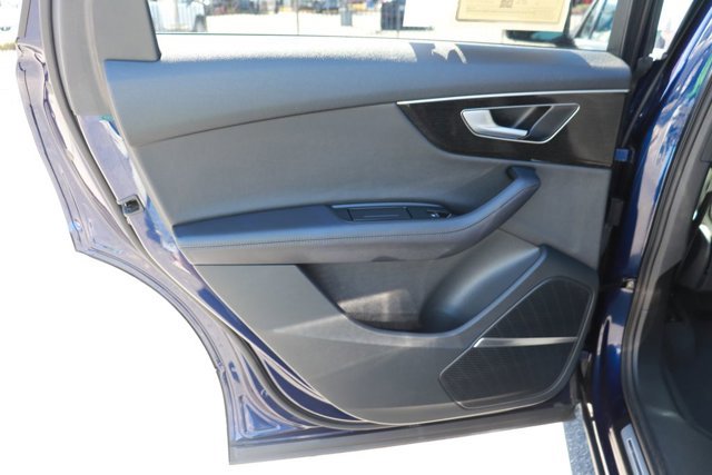 Used 2024 Audi Q7 3.0T Premium Plus image 13