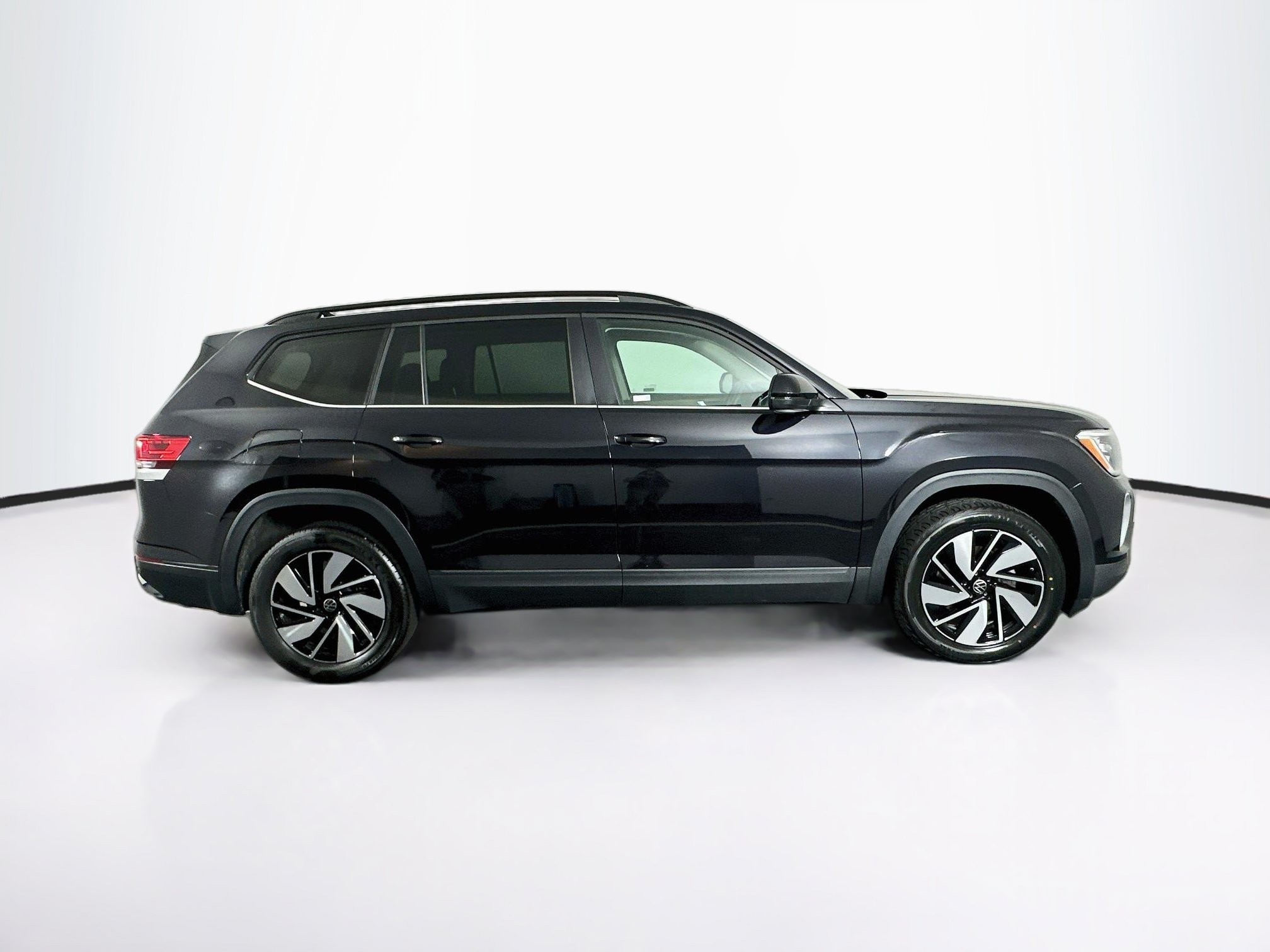 Used 2025 Volkswagen Atlas SE FWD image 10