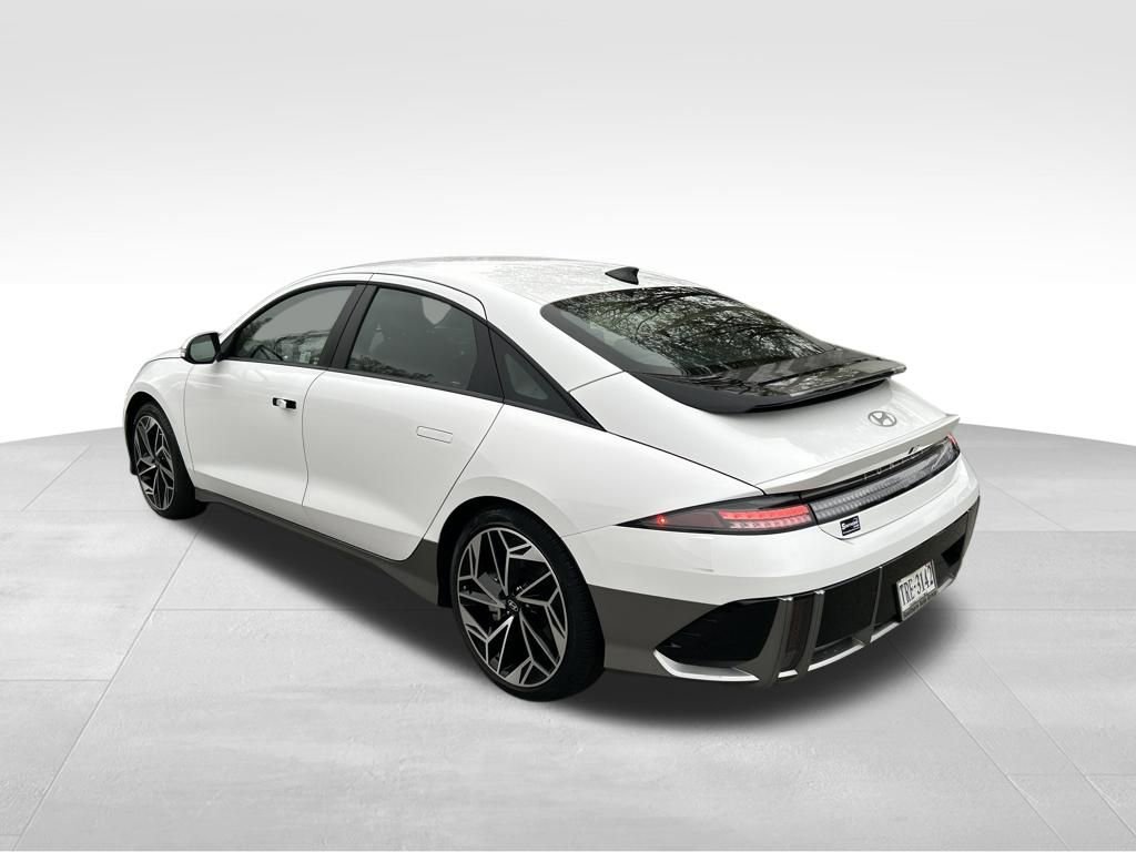 Used 2024 Hyundai Ioniq 6 SEL image 3