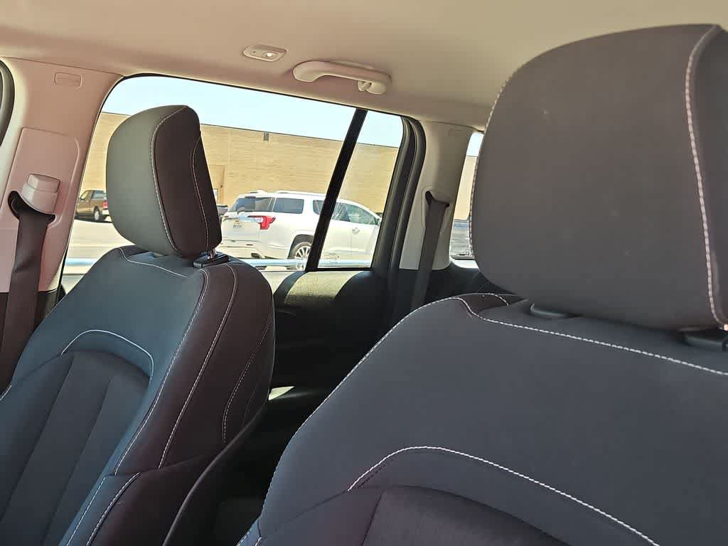 Used 2024 Jeep Grand Cherokee Laredo AWD/4WD image 18