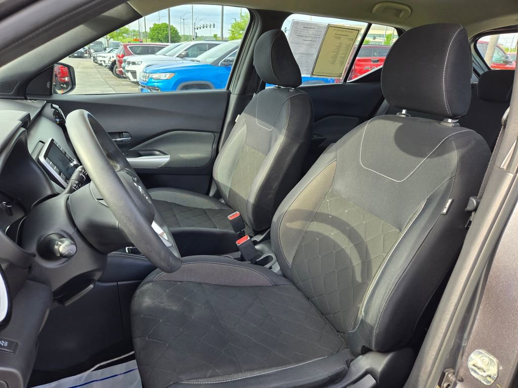 Used 2018 Nissan Kicks SV FWD image 12