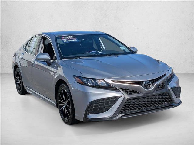 Used 2023 Toyota Camry SE FWD image 3