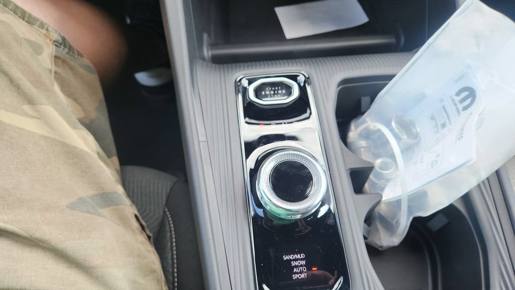 New 2026 Jeep Cherokee Laredo AWD/4WD image 18