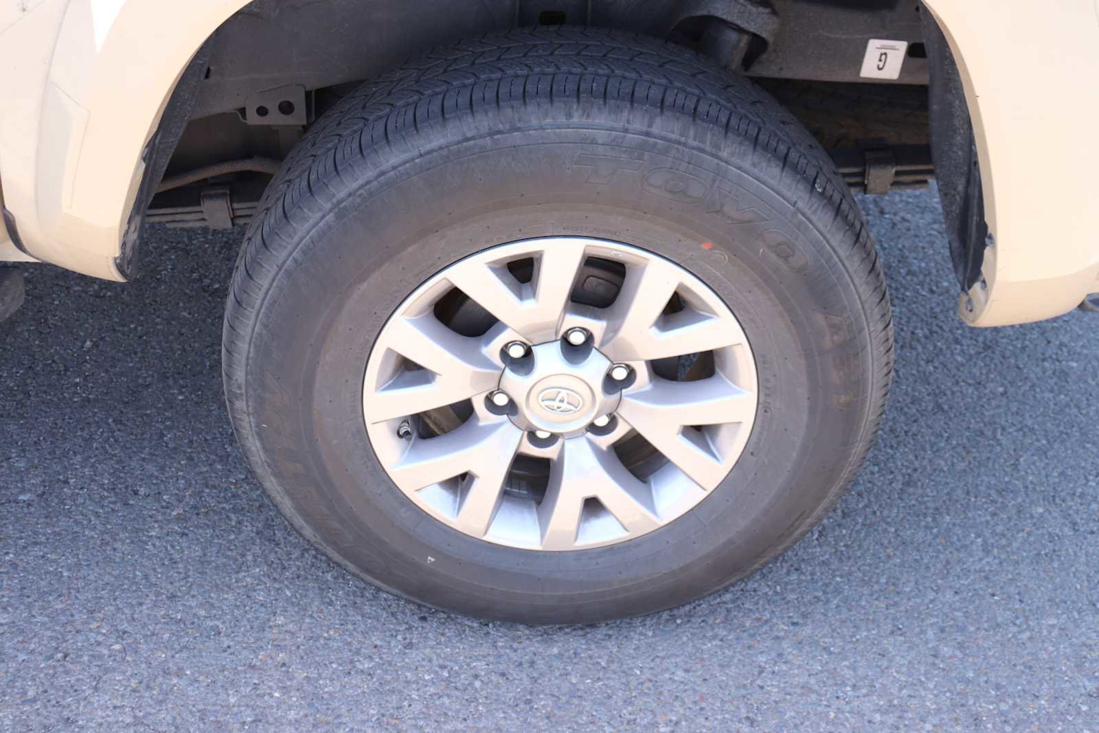 Used 2019 Toyota Tacoma SR5 AWD/4WD image 9