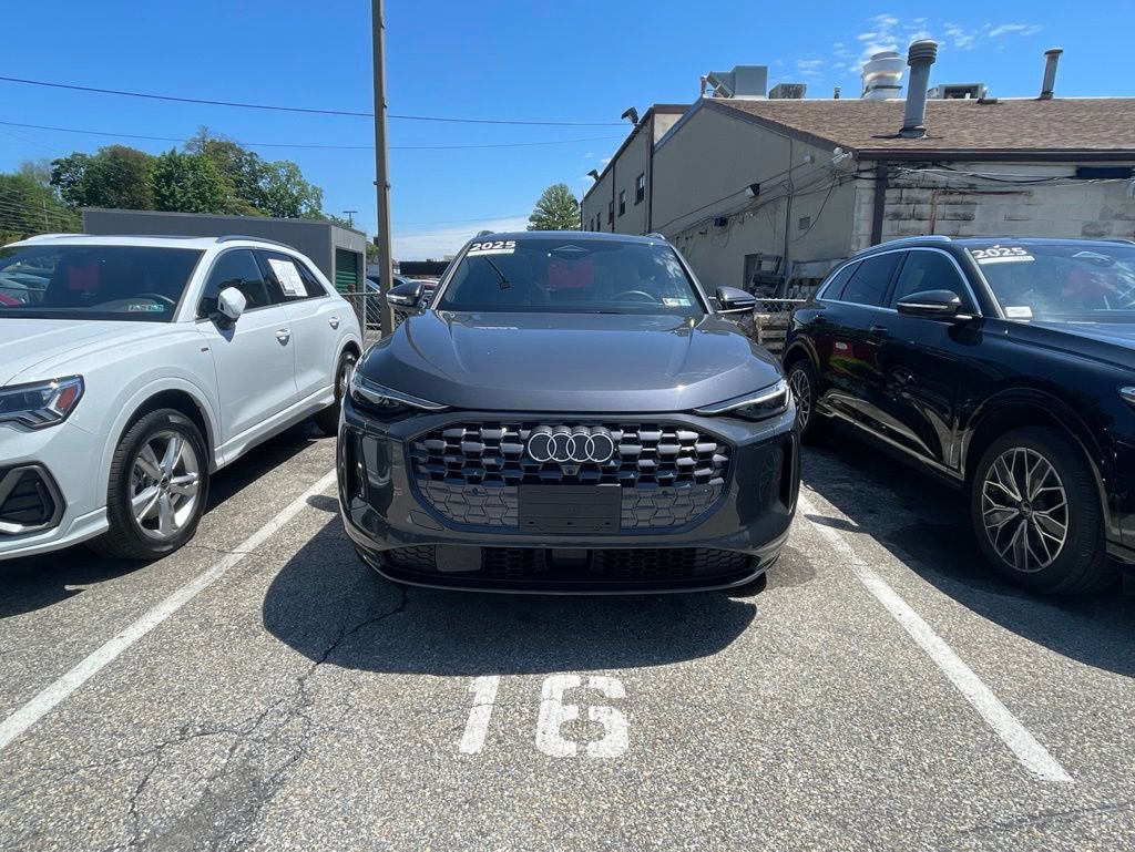 Used 2025 Audi Q5 Premium Plus w/ Premium Plus AWD/4WD image 6