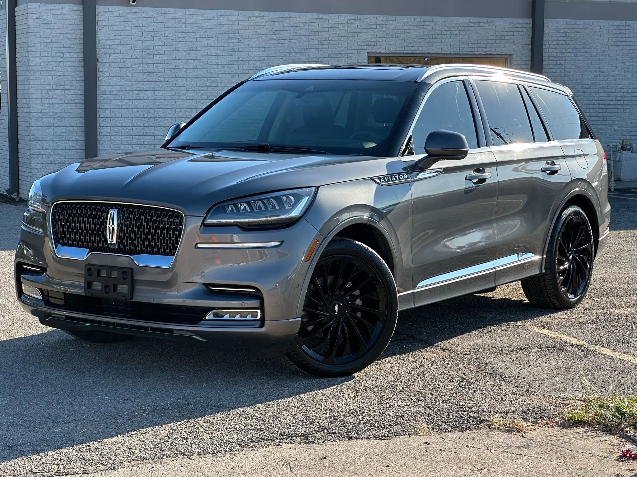 Used 2021 Lincoln Aviator Reserve w/ Equipment Group 208A image 2